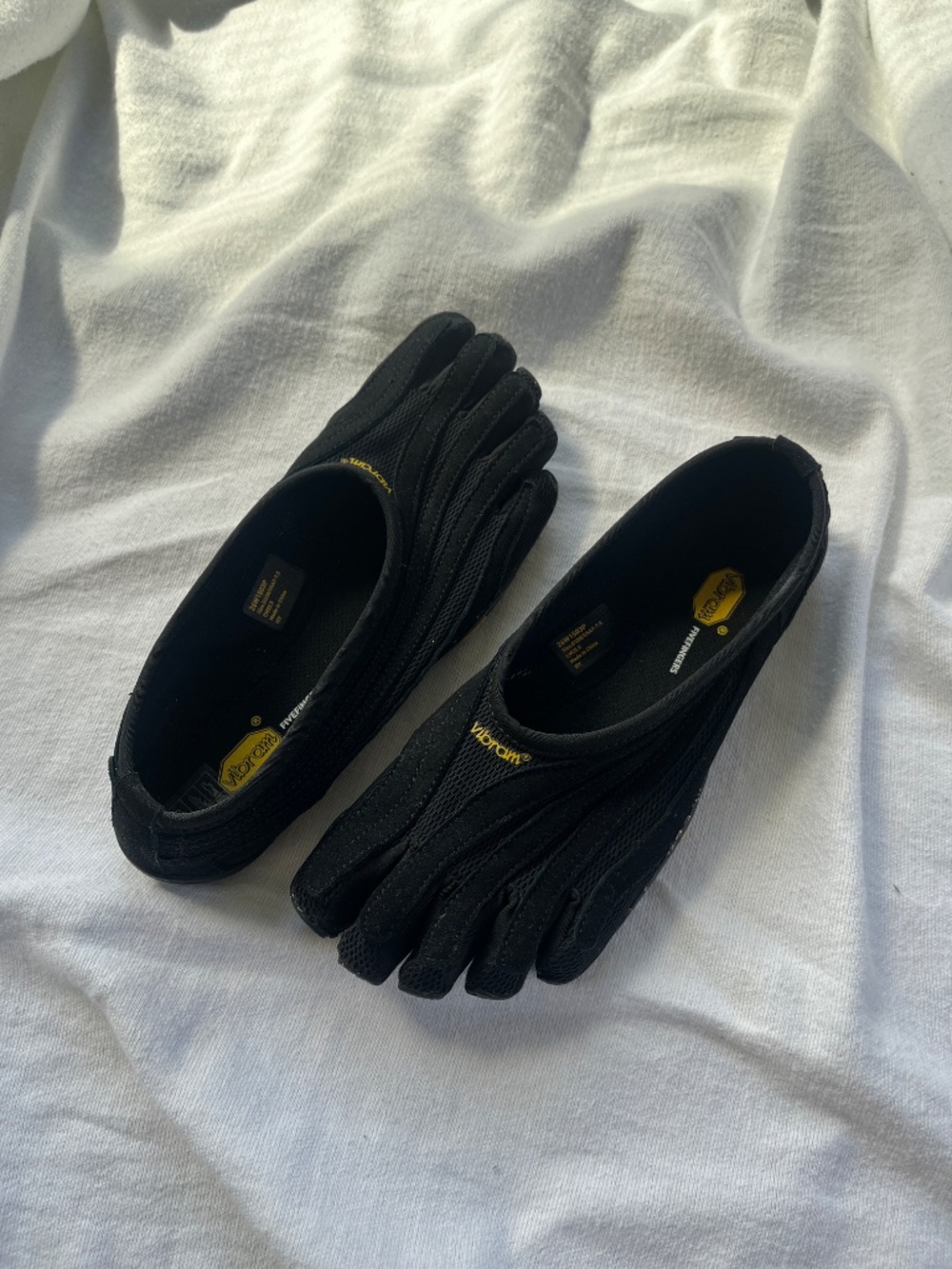 Vibram FiveFingers Jaya Evo “Triple Black”
